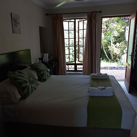 Or Tambo Guest House Kempton Park Bagian luar foto