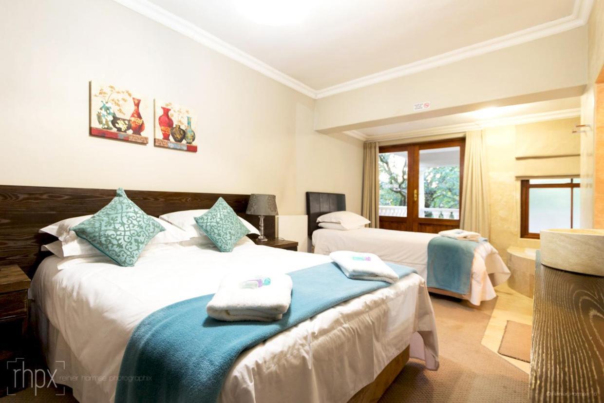 Or Tambo Guest House Kempton Park Bagian luar foto