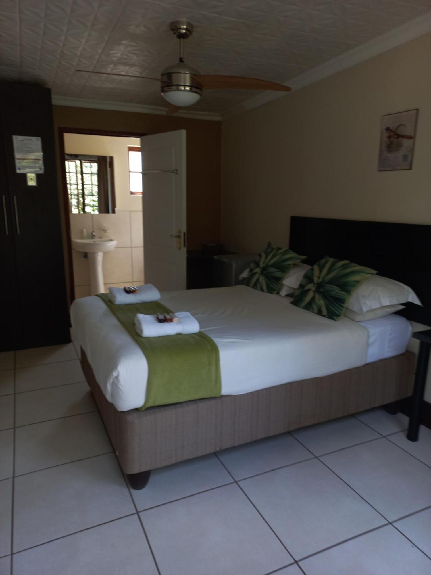 Or Tambo Guest House Kempton Park Bagian luar foto
