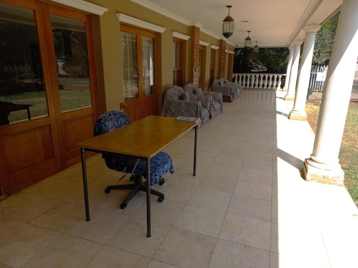 Or Tambo Guest House Kempton Park Bagian luar foto