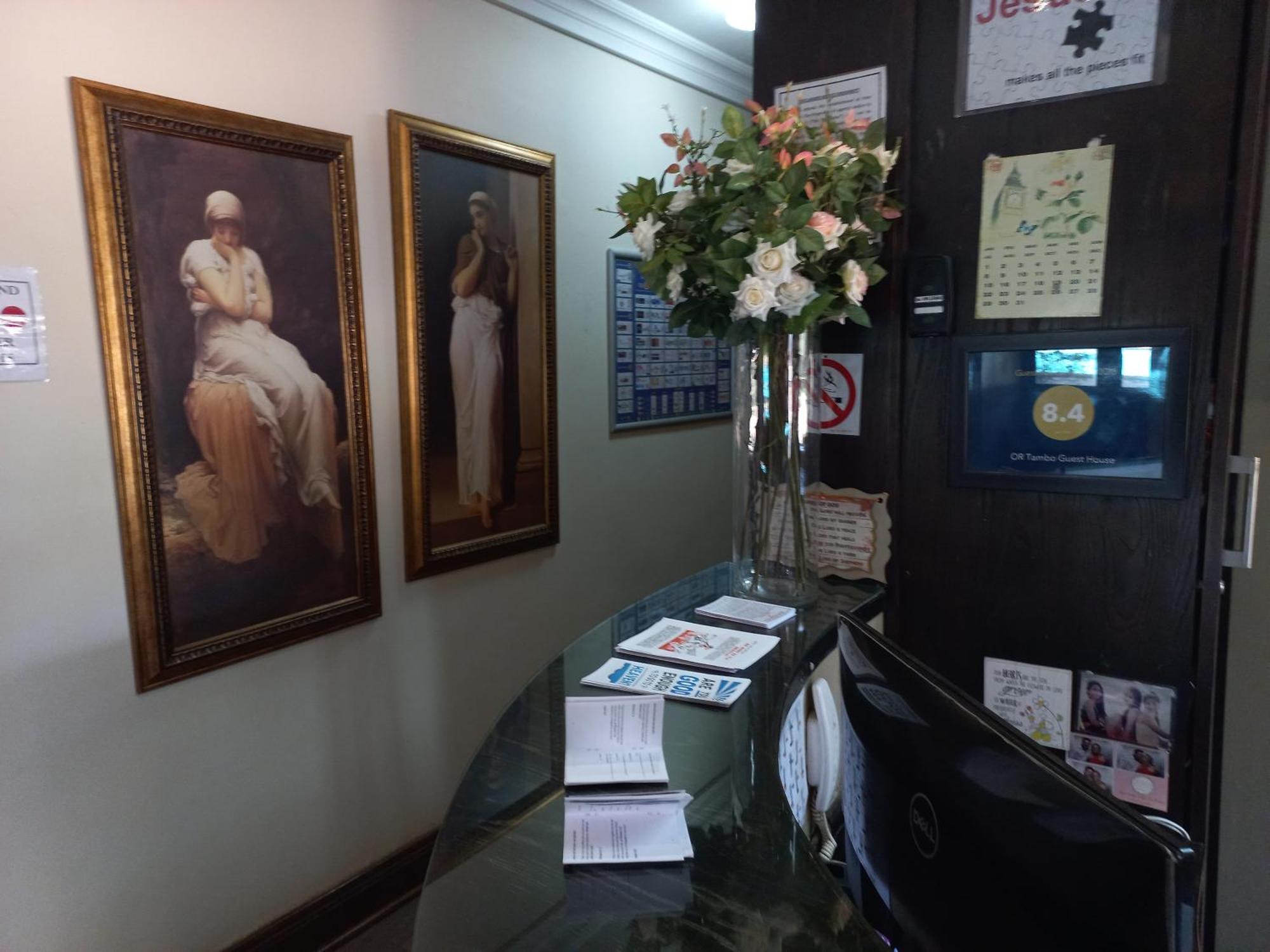 Or Tambo Guest House Kempton Park Bagian luar foto