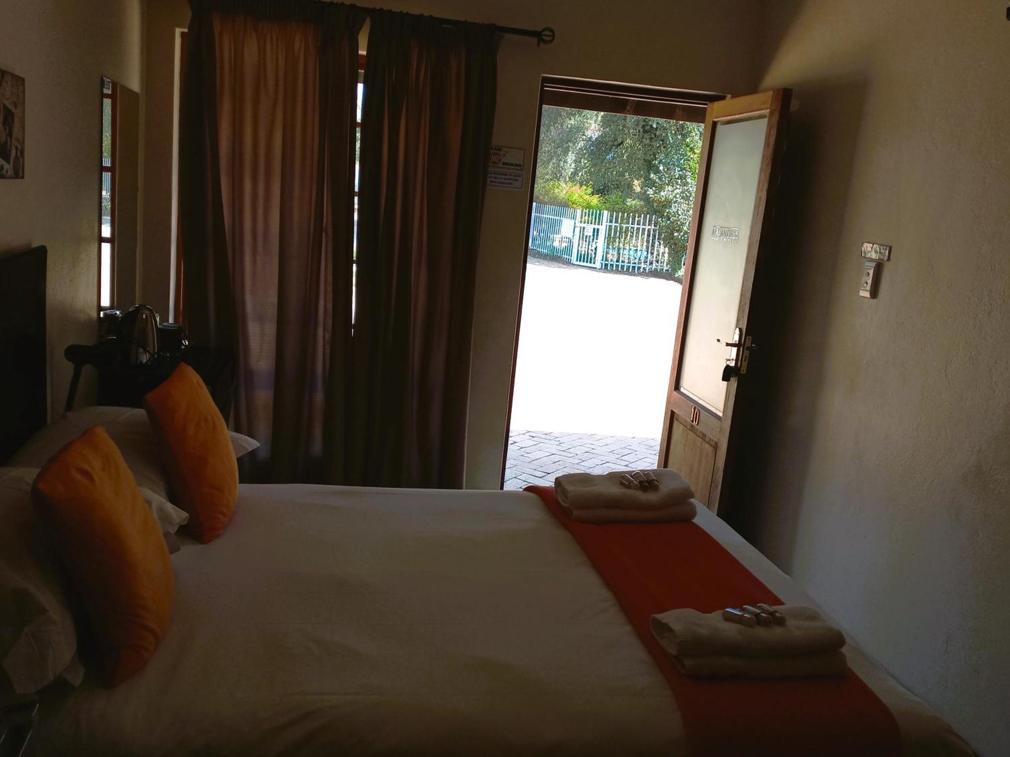 Or Tambo Guest House Kempton Park Bagian luar foto