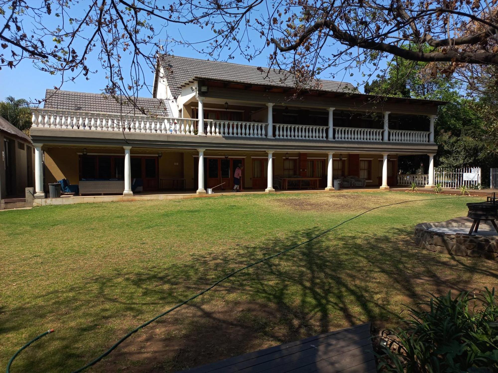 Or Tambo Guest House Kempton Park Bagian luar foto