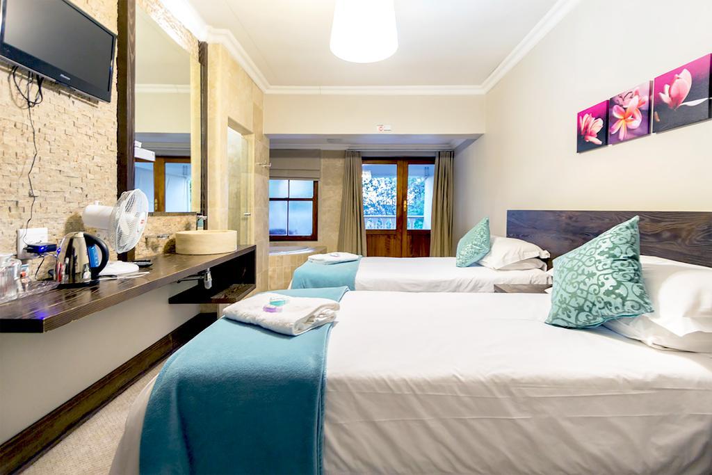 Or Tambo Guest House Kempton Park Bagian luar foto