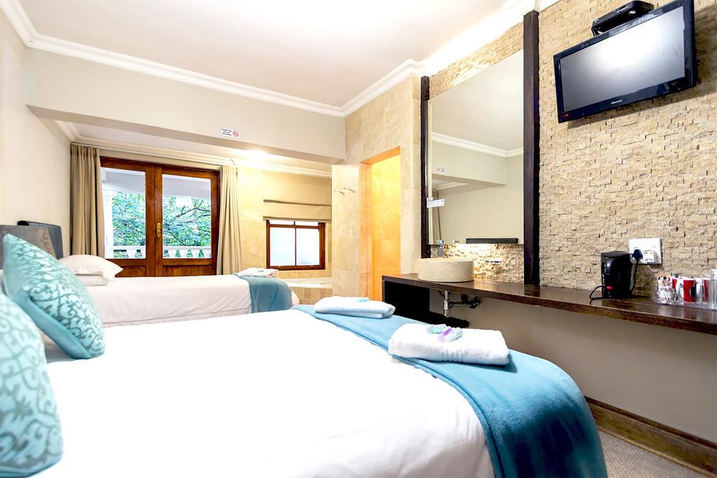 Or Tambo Guest House Kempton Park Bagian luar foto