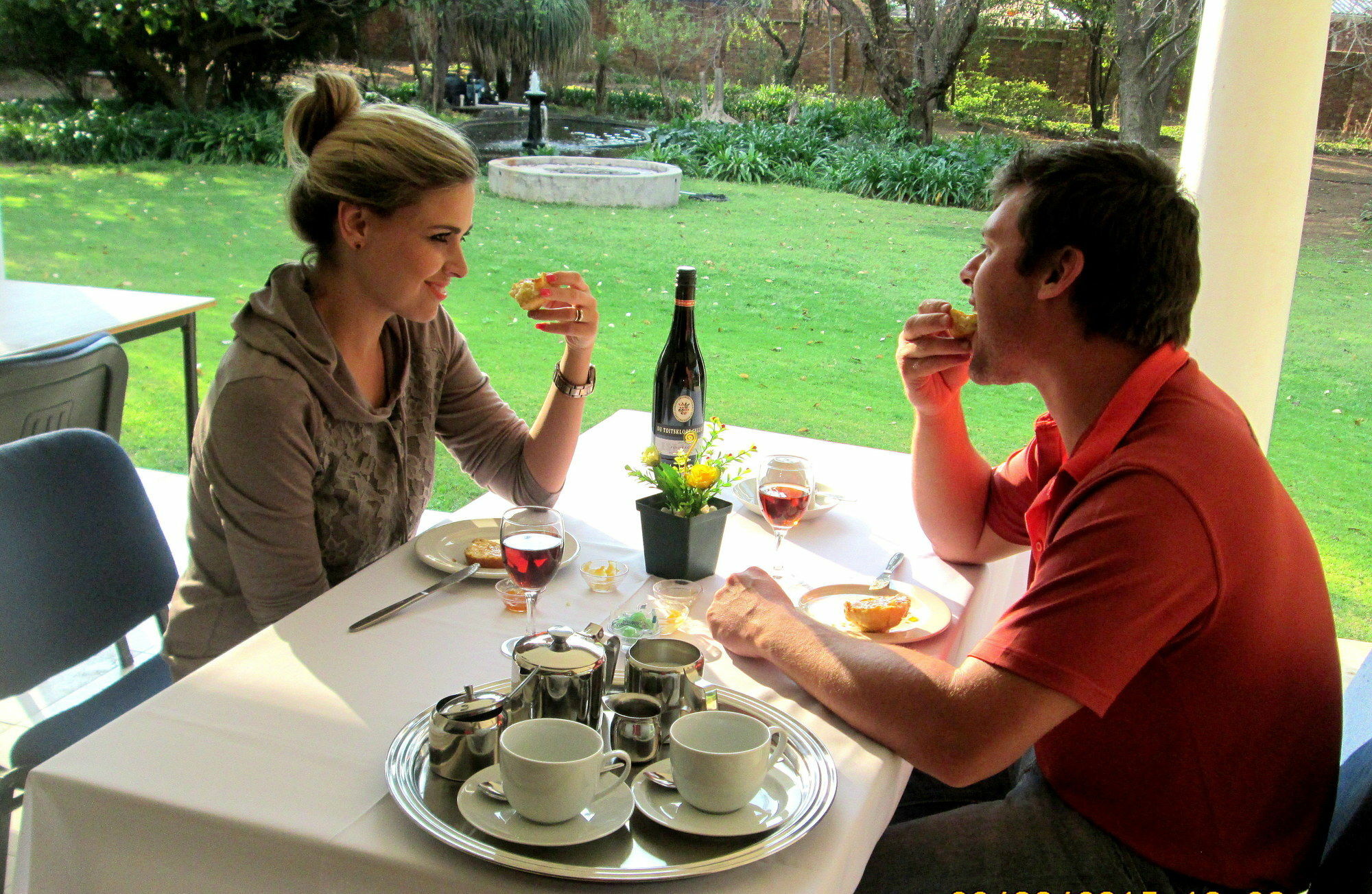 Or Tambo Guest House Kempton Park Bagian luar foto